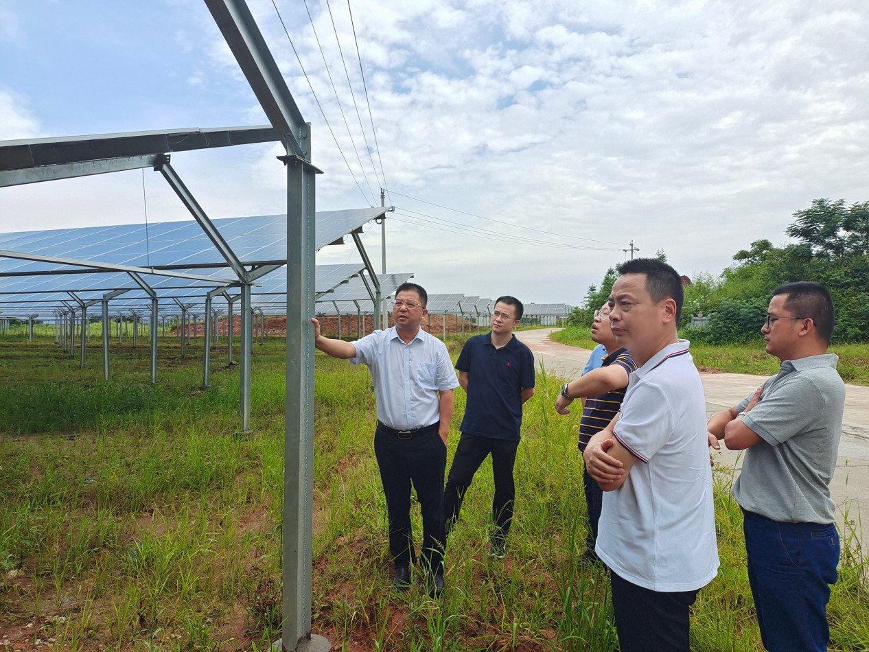 劉志剛帶隊考察華能湖南岳陽、兆邦陶瓷光伏項目